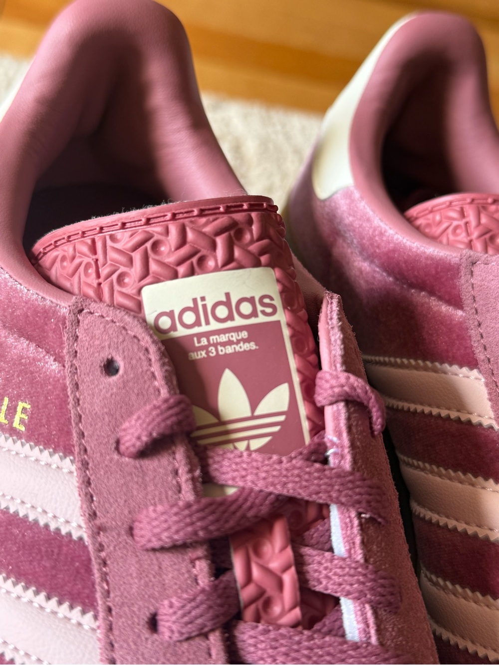 Adidas Gazelle Bold Pink Velvet Platform Sneakers Size 7 BNIB - Picture 3 of 13